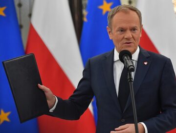 Donald Tusk podczas konferencji w Sejmie