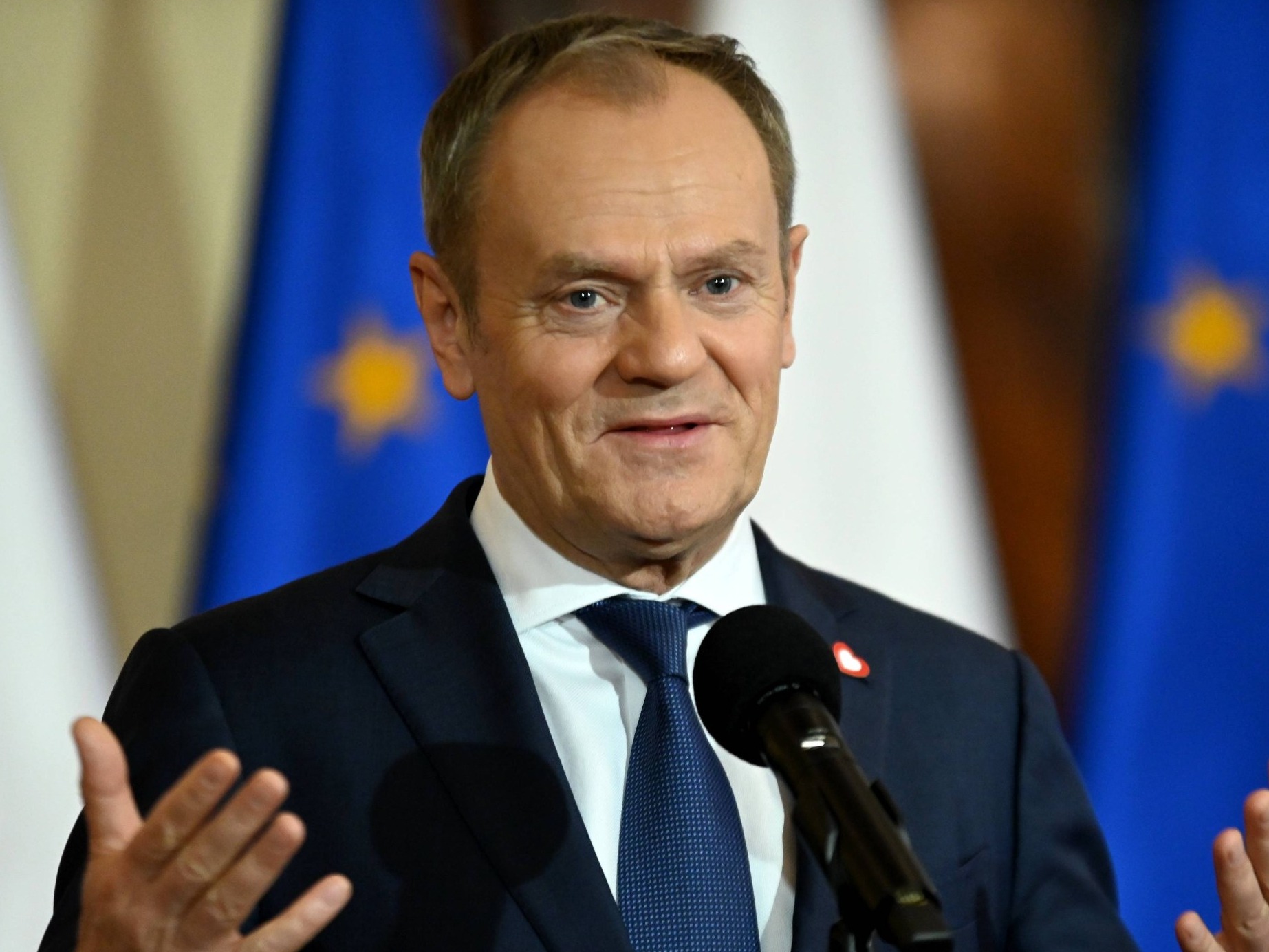 Tusk o „życzeniach, na jakie czekaliśmy”. Mocna odpowiedź Morawieckiego