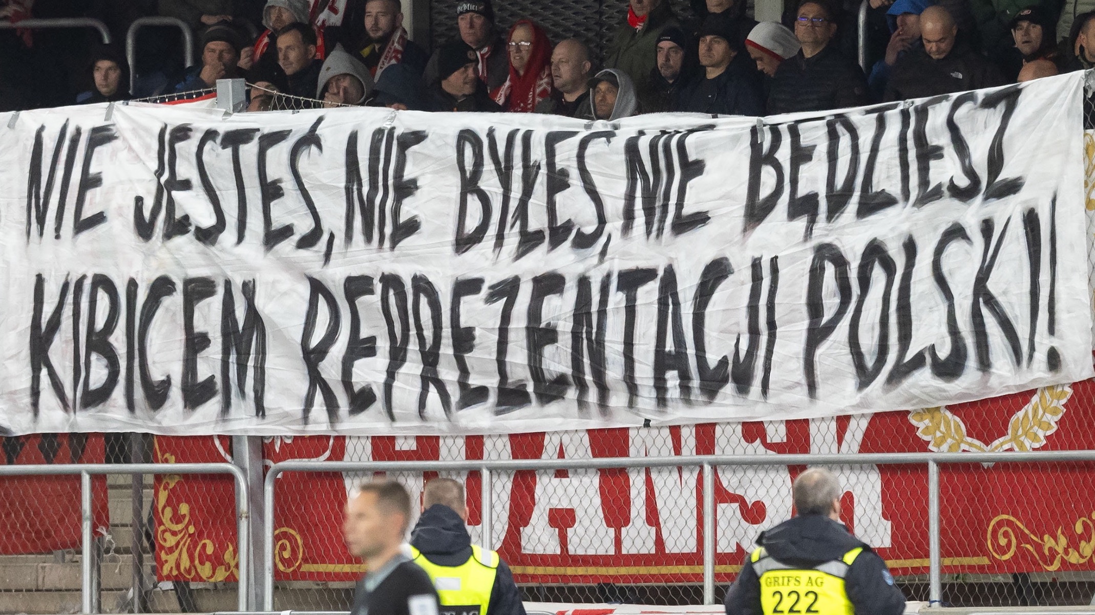 Donald Tusk zabrał głos po meczu Litwa – Polska. Stał się ofiarą kiboli – Reprezentacja Polski w piłce nożnej – Sport Wprost