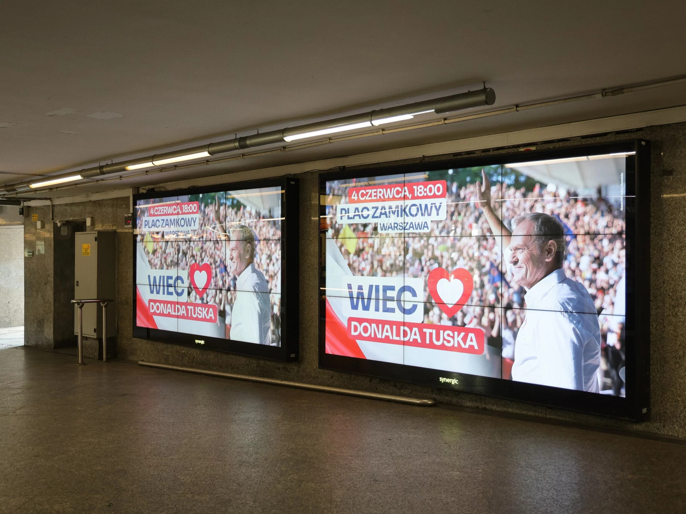 Banner zapowiadający wiec Donalda Tuska