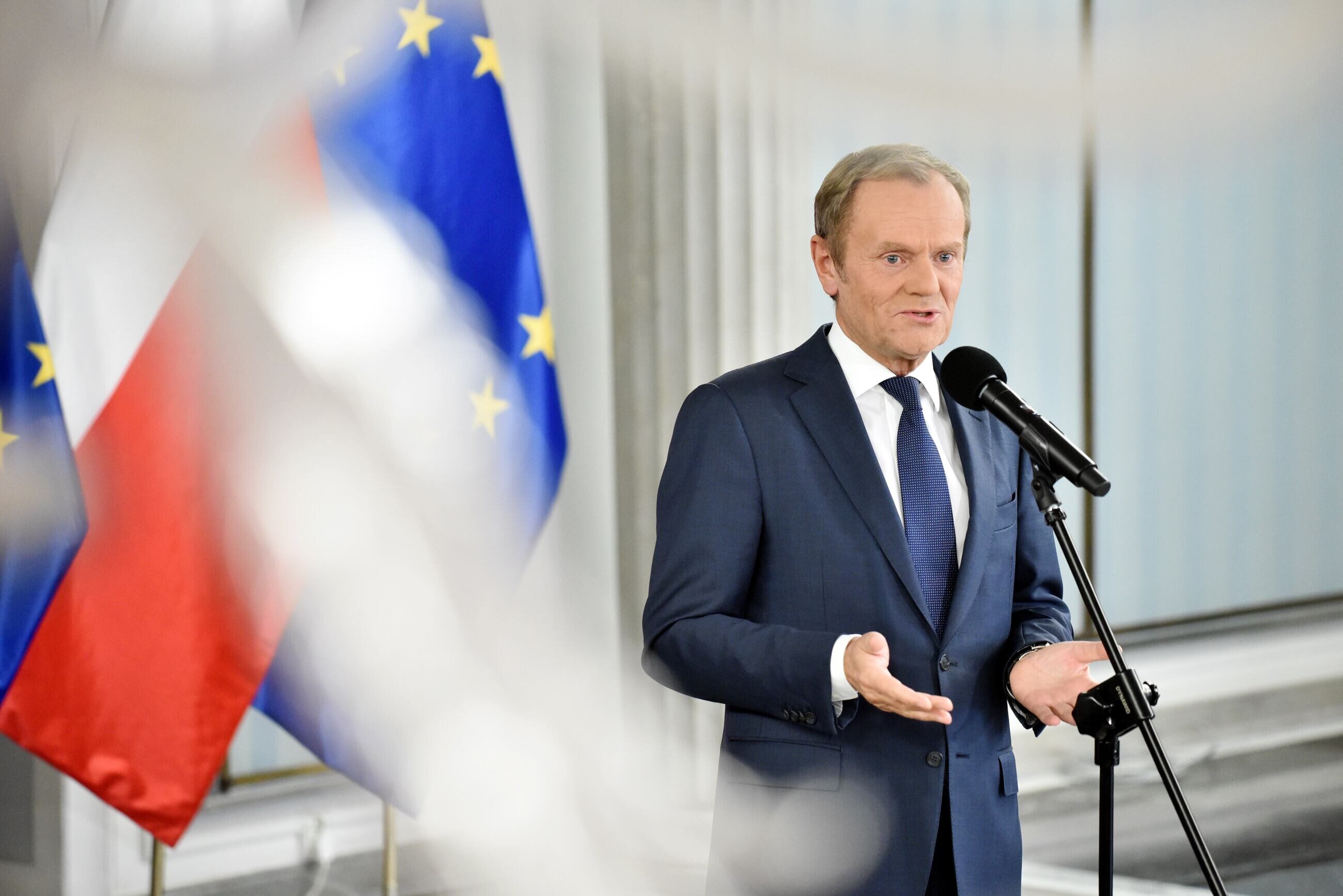 TVPs „News“ wieder im Einsatz.  „Die Opposition spielt mit der polnischen Staatsräson“ und Tusk, der Deutsch spricht – Wprost