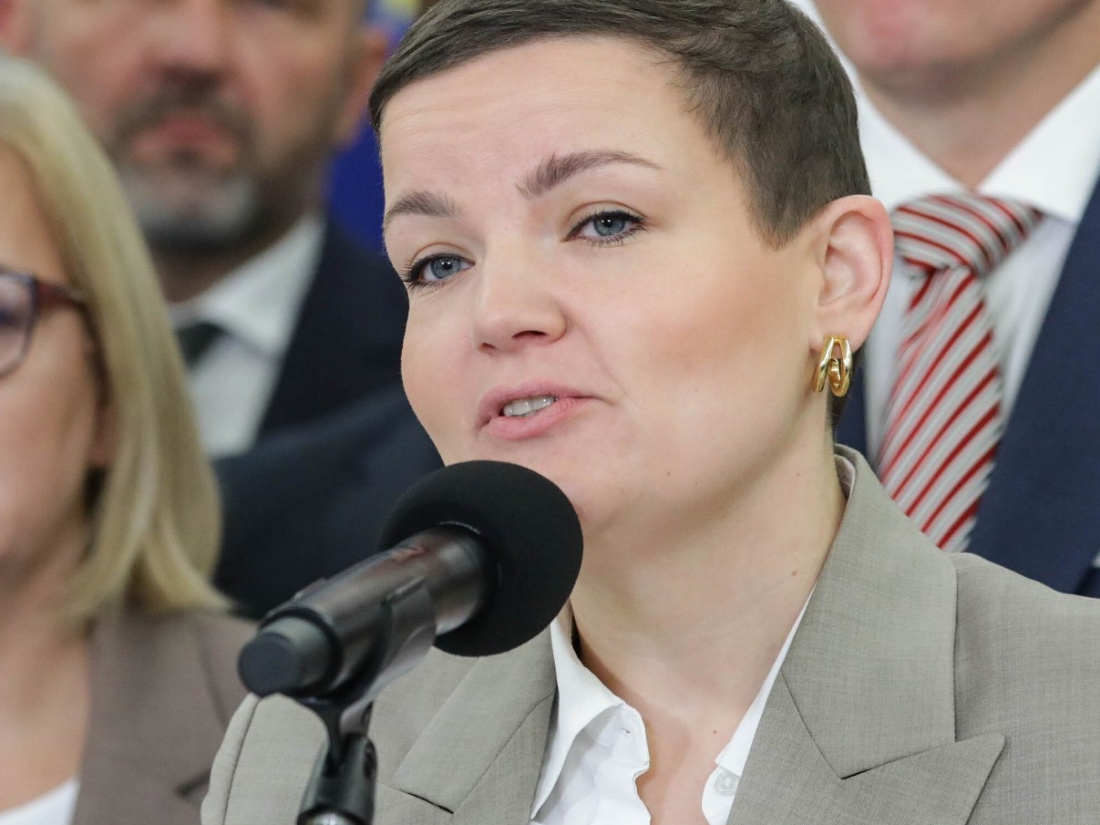 Doradcy szefowej resortu kultury. Jeden z nich jest fryzjerem