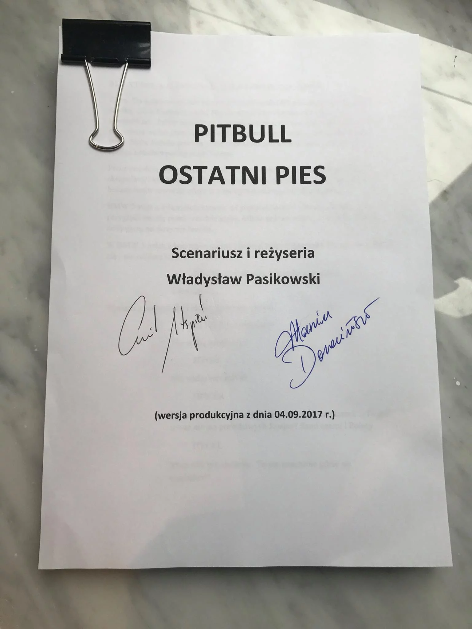 Zdjęcie scenariusza filmu "Pitbull: Ostatni pies"