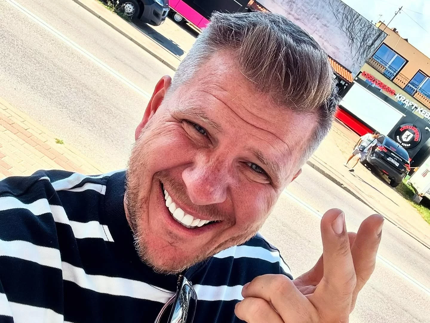 Drama o zęby Chajzera. Lekarz punktuje celebrytę