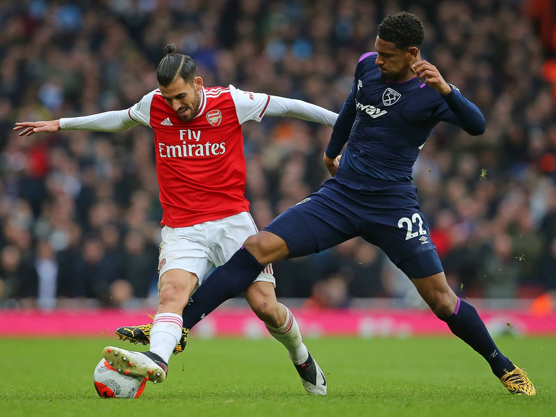 Sebastien Haller (z prawej) w barwach West Ham United