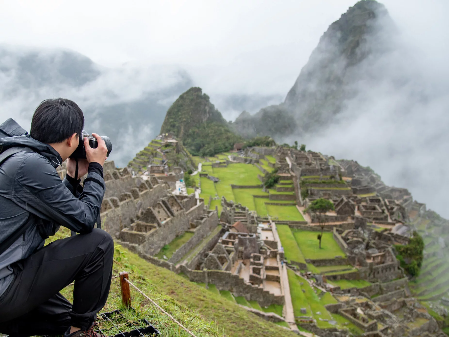 Turysta w Machu Picchu, zdjęcie ilustracyjne