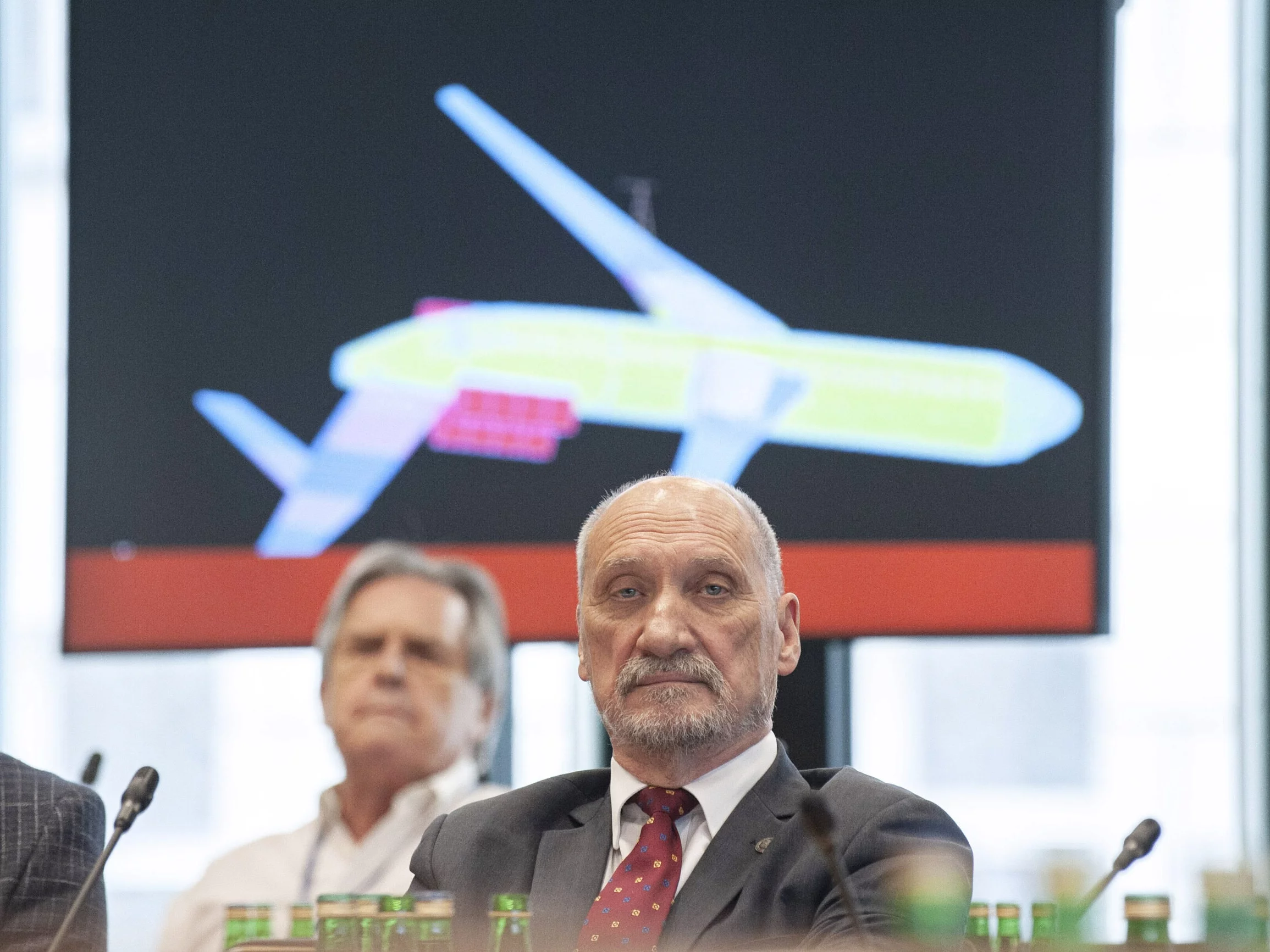 Antoni Macierewicz podczas jednego z posiedzeń podkomisji smoleńskiej