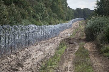 Drut kolczasty na granicy polsko-białoruskiej
