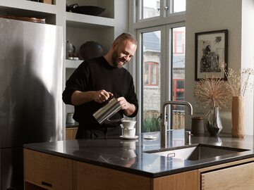 Duński projektant Thomas Lykke w swojej kuchni