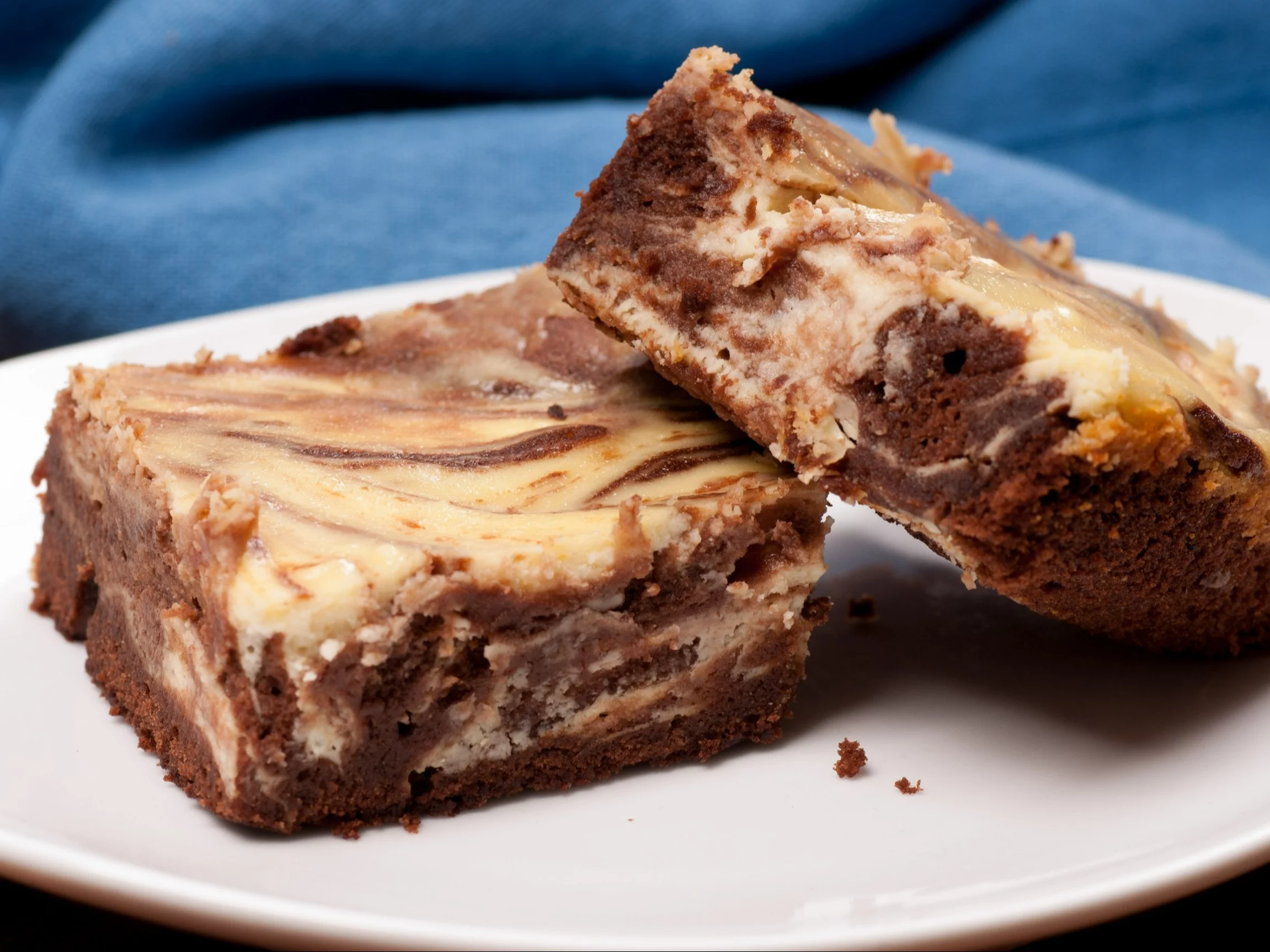 Dwukolorowe sernikobrownie