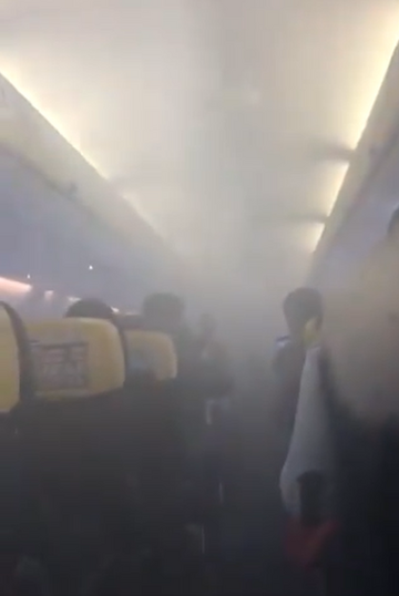 Dym na pokładzie Boeinga
