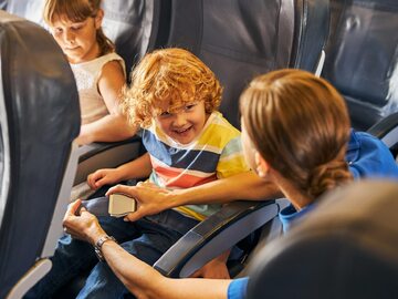 Dzieci w samolocie