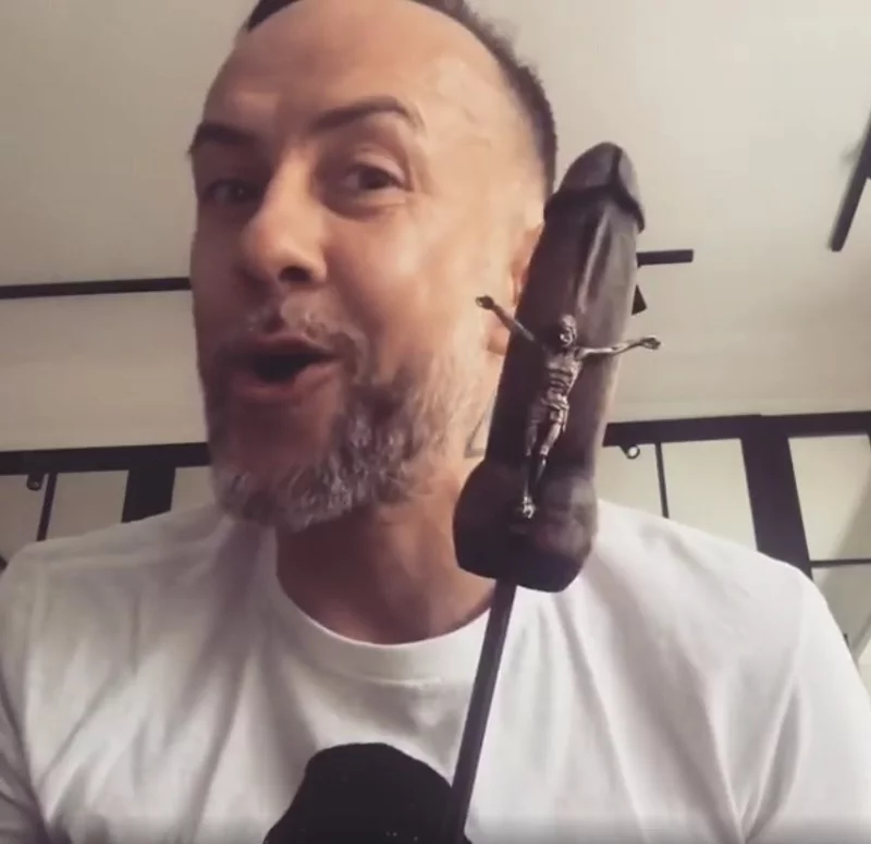 Adam Nergal Darski w nagraniu na Dzień Kobiet