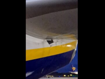 Dziurawy samolot Ryanair