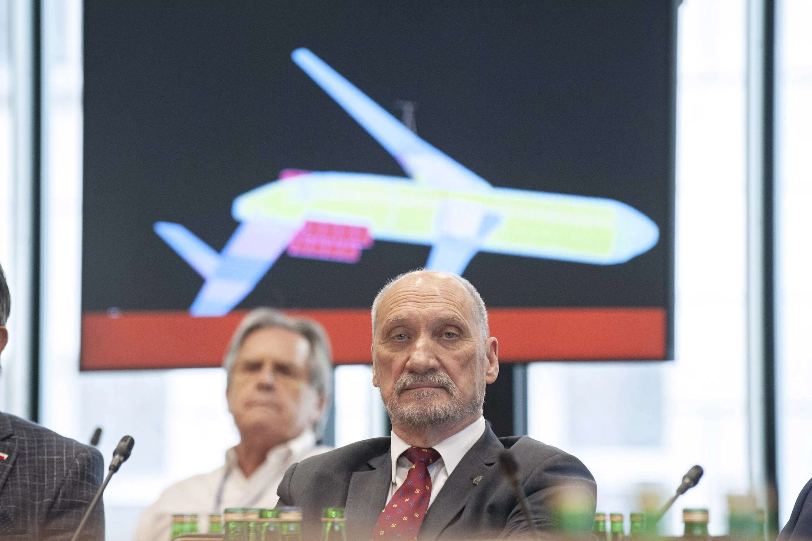 Antoni Macierewicz podczas jednego z posiedzeń podkomisji smoleńskiej