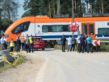 Eksperyment procesowy na przejściu w Szaflarach, gdzie doszło do tragicznego wypadku podczas egzaminu