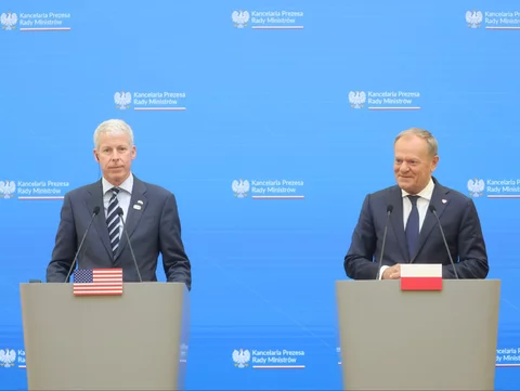 Chris Wright, Donald Tusk