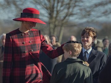 Elizabeth Debicki jako księżna Diana na planie 5. sezonu „The Crown”