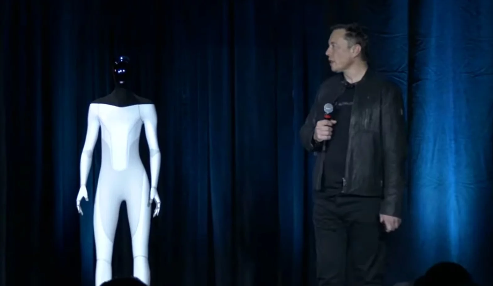 Tesla Bot i Elon Musk