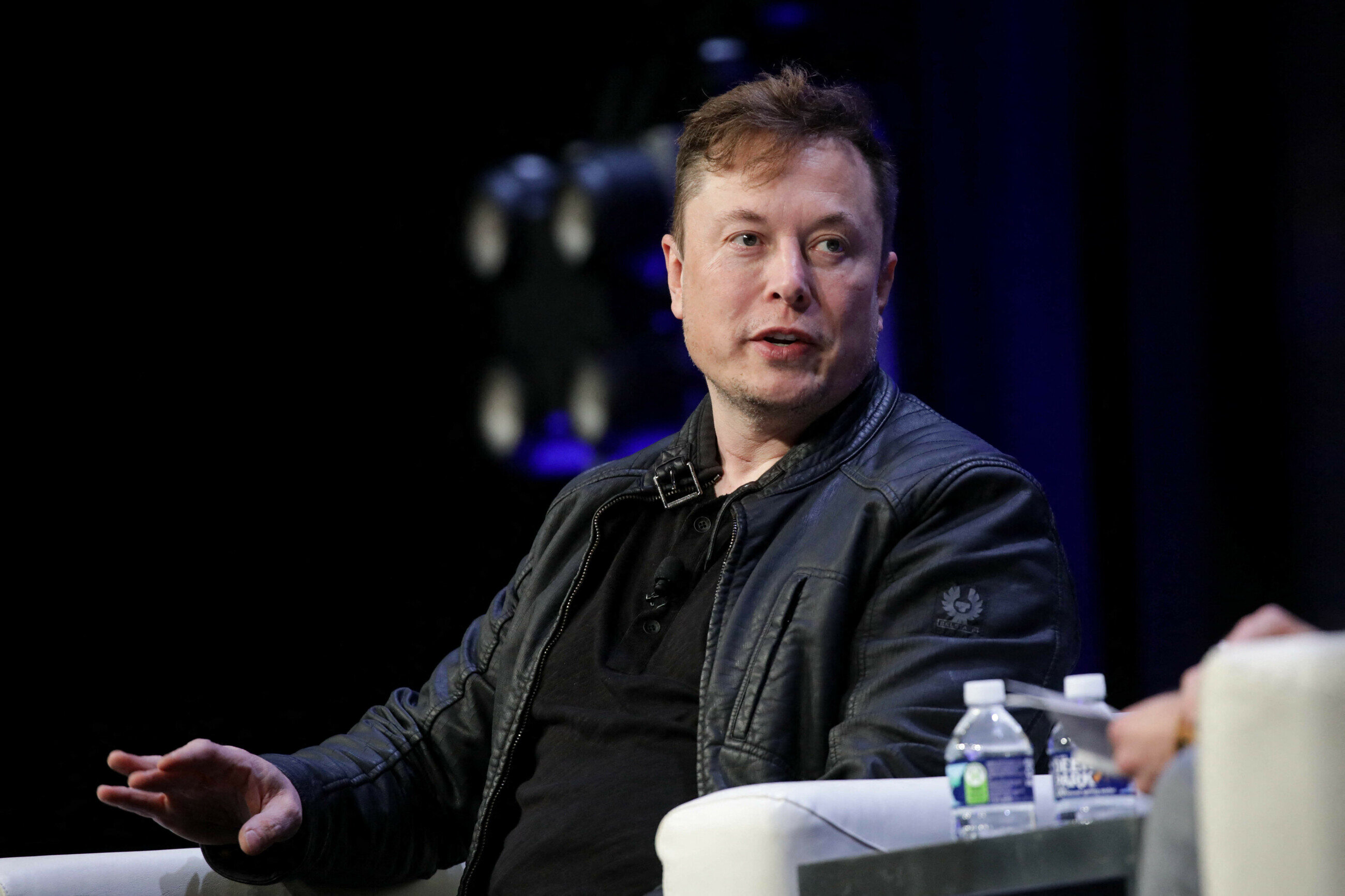 Elon Musk Szef Spacex Ziemia Si Nie Przeludnia Jest Wr Cz Przeciwnie Biznes Wprost
