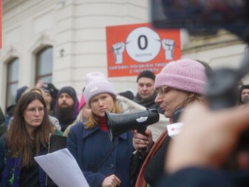 Elżbieta Benkowska, przewodnicząca Koła Młodych SFP podczas protestu 21 lutego
