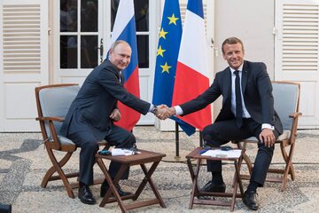 Emanuel Macron i Władimir Putin
