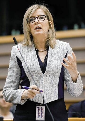 Emily O’Reilly, europejska rzeczniczka interesu publicznego, nie odpuszcza eurobiurokratom