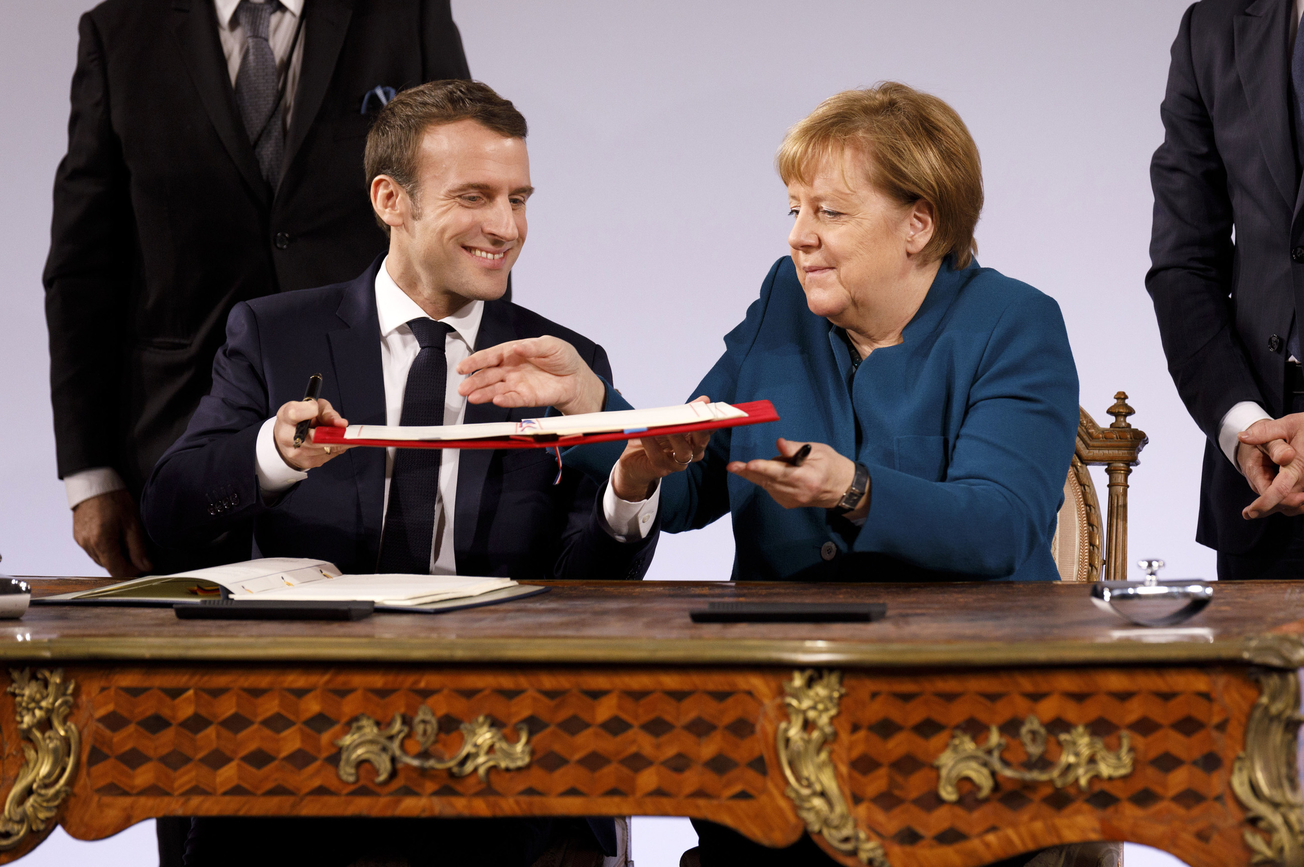 макрон и меркель ахенский договор. парижское соглашение по климату 2019. парижское соглашение россия. января 2019 г. франция и германия.
