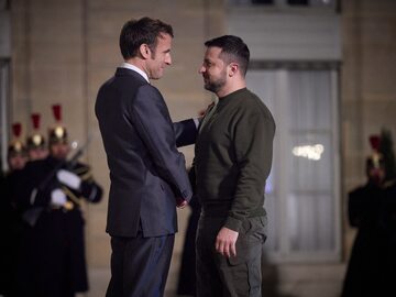 Emmanuel Macron i Wołodymyr Zełenski