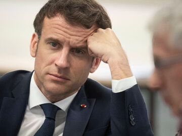 Emmanuel Macron podczas spotkania w trakcie kampanii wyborczej