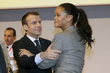 Emmanuel Macron, Rihanna