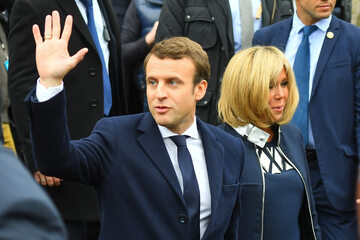 Emmanuel Macron w towarzystwie żony Brigitte Trogneauc