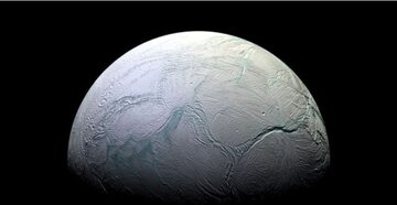 Enceladus, księżyc Saturna