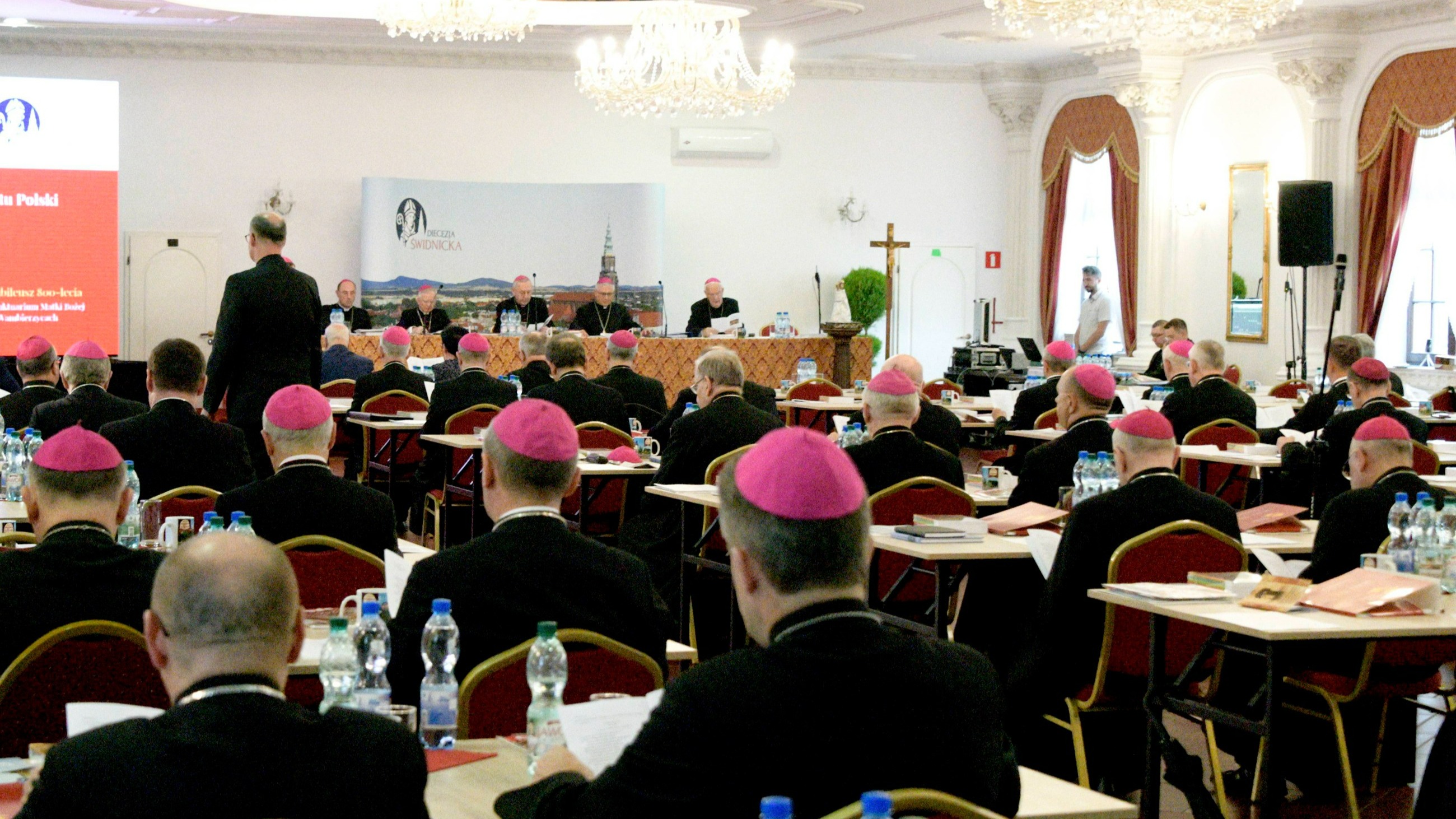 Episkopat ostro o zmianach w szkołach. Padł zarzut wobec MEN