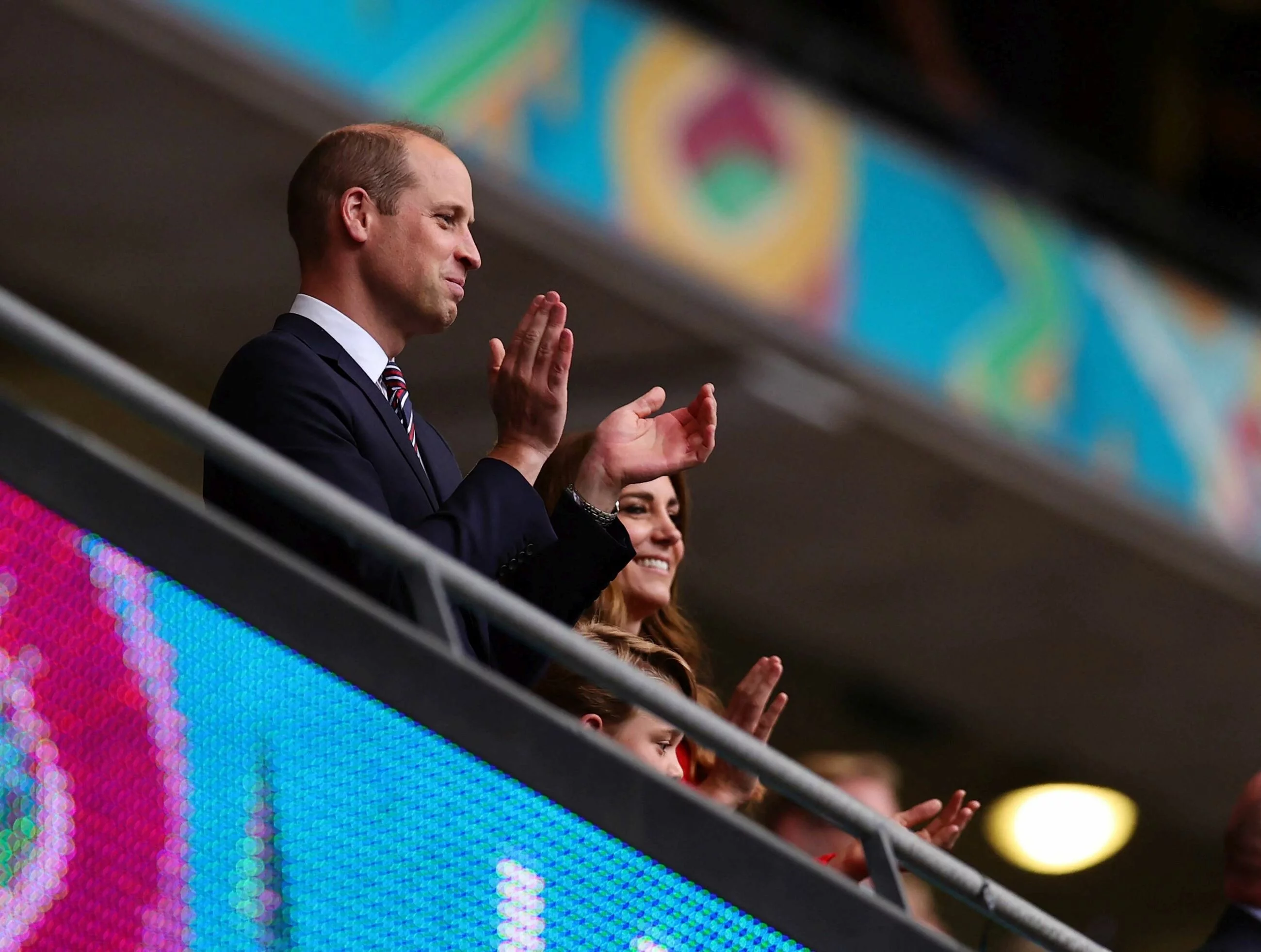 William, Kate i George na Wembley