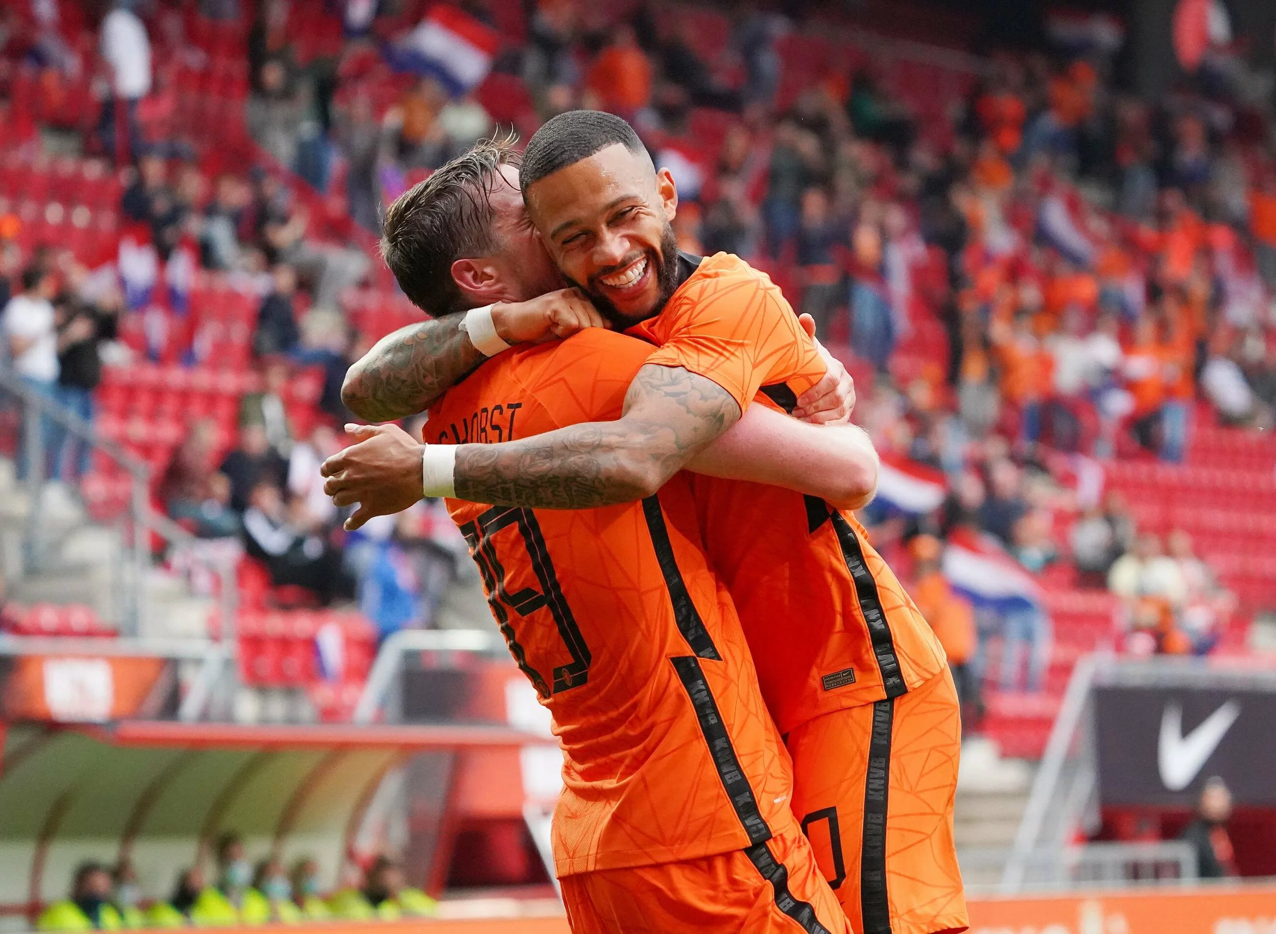 Memphis Depay i Wout Weghorst