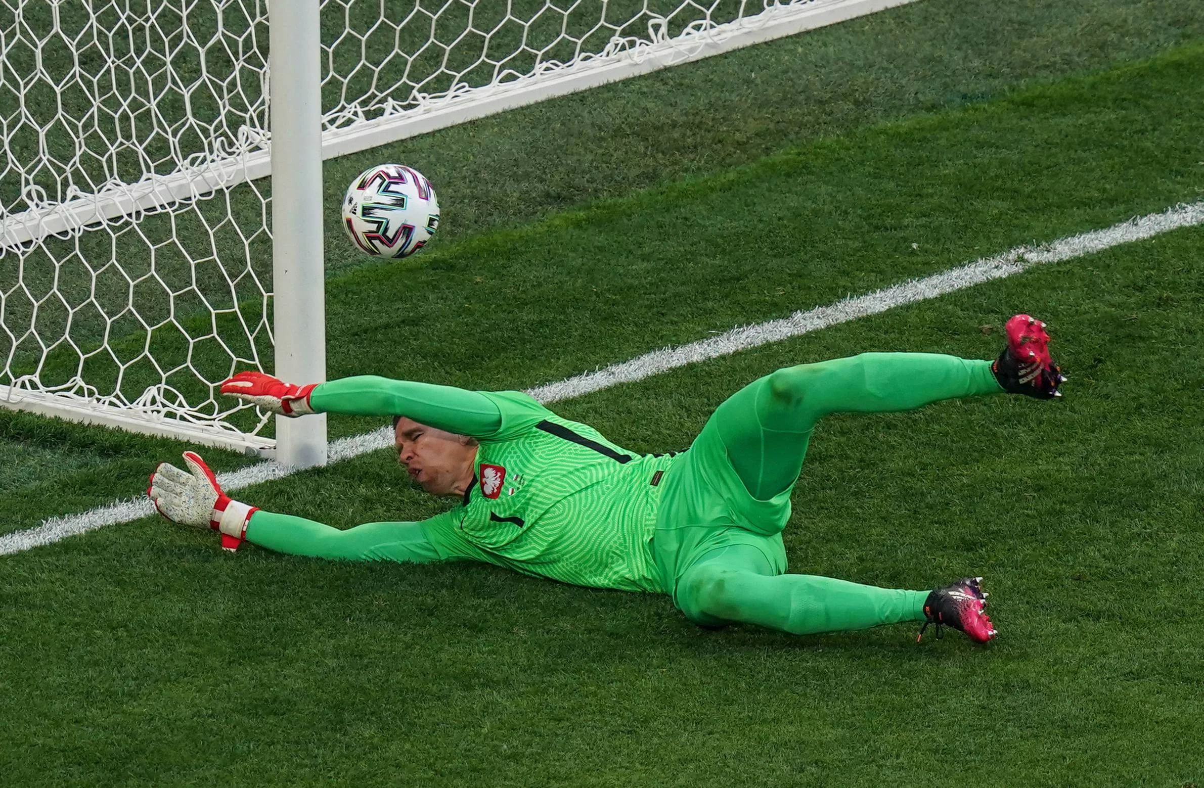 Euro 2020. Wojciech Szczęsny przy pierwszym golu dla Słowacji