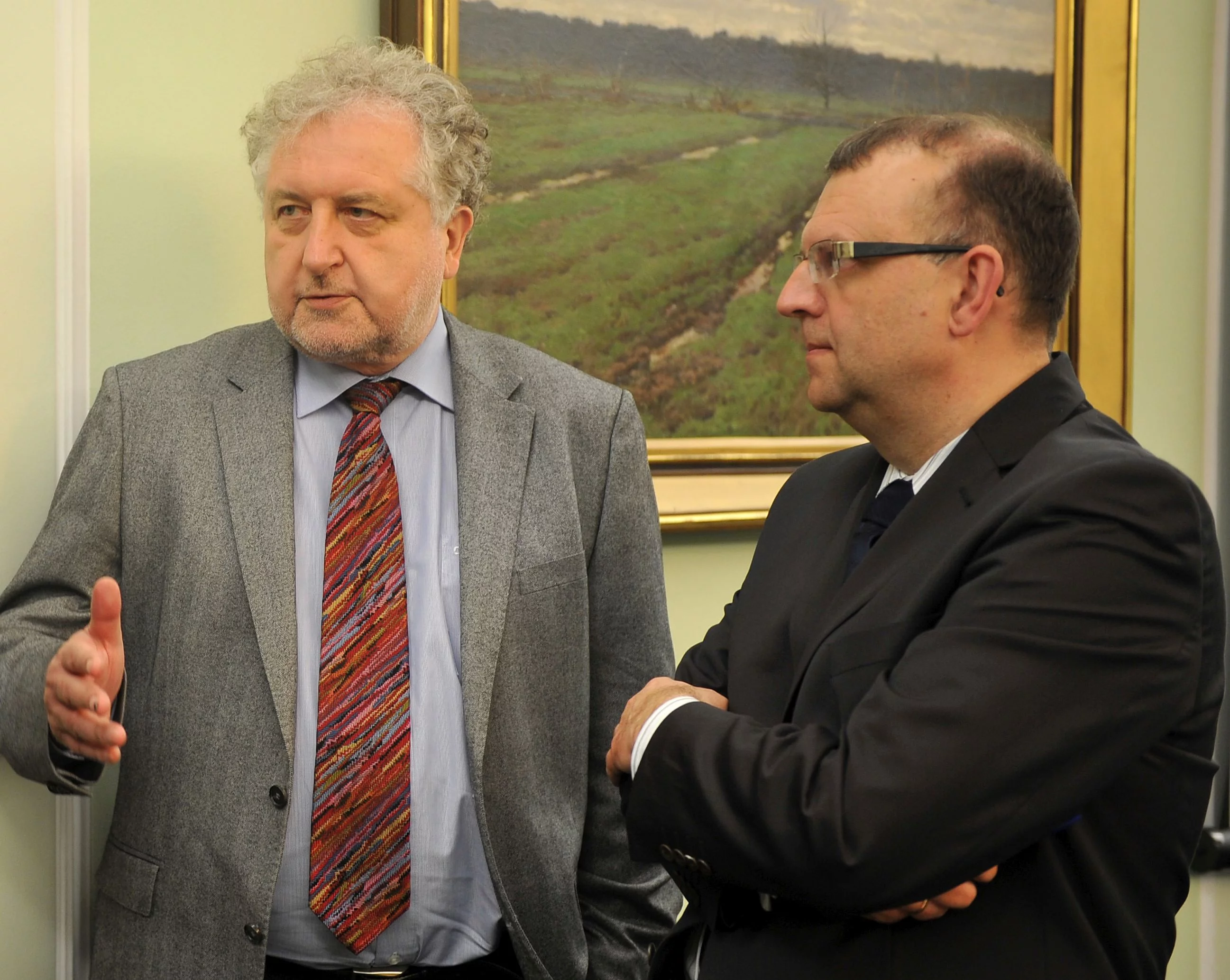 Od lewej: Prezes TK Andrzej Rzepliński, Kazimierz Ujazdowski (2011 rok)