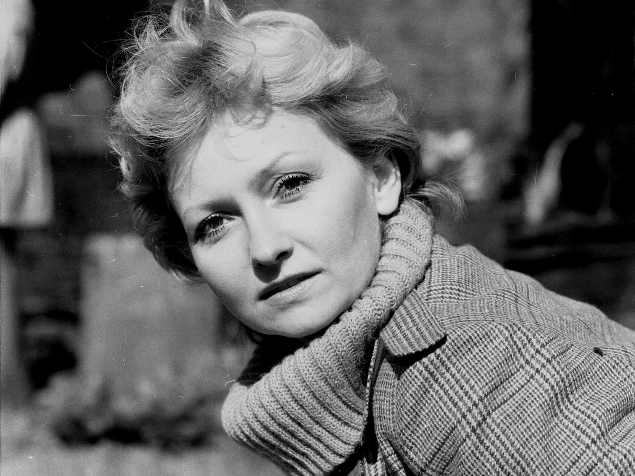 Ewa Florczak w 1981 roku na planie serialu „07 zgłoś się”