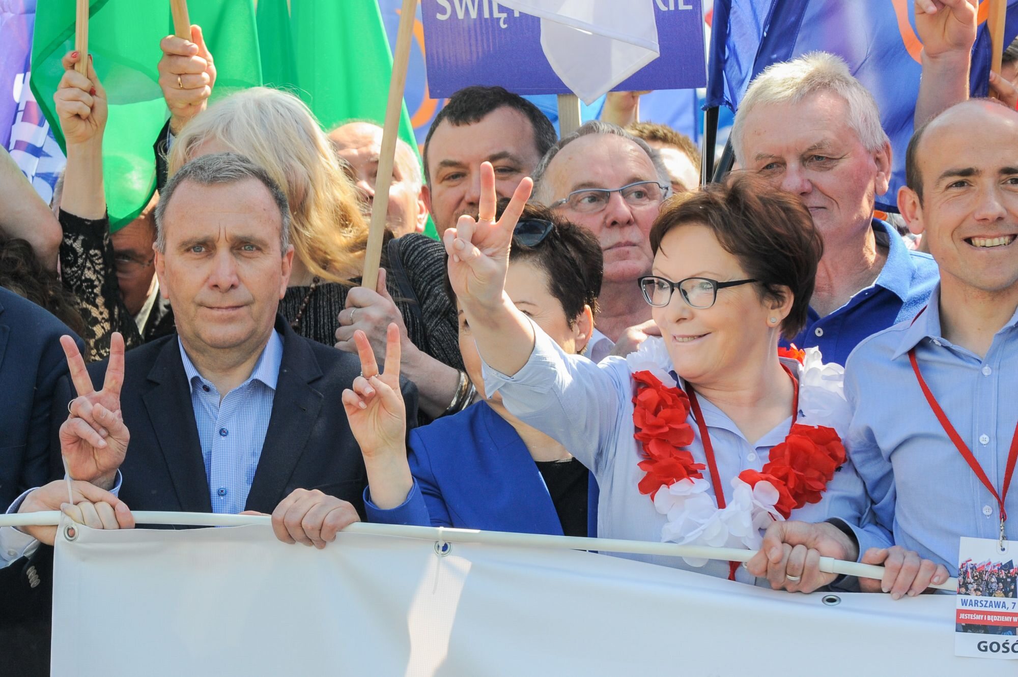 Ewa Kopacz i Grzegorz Schetyna na marszu 7 maja