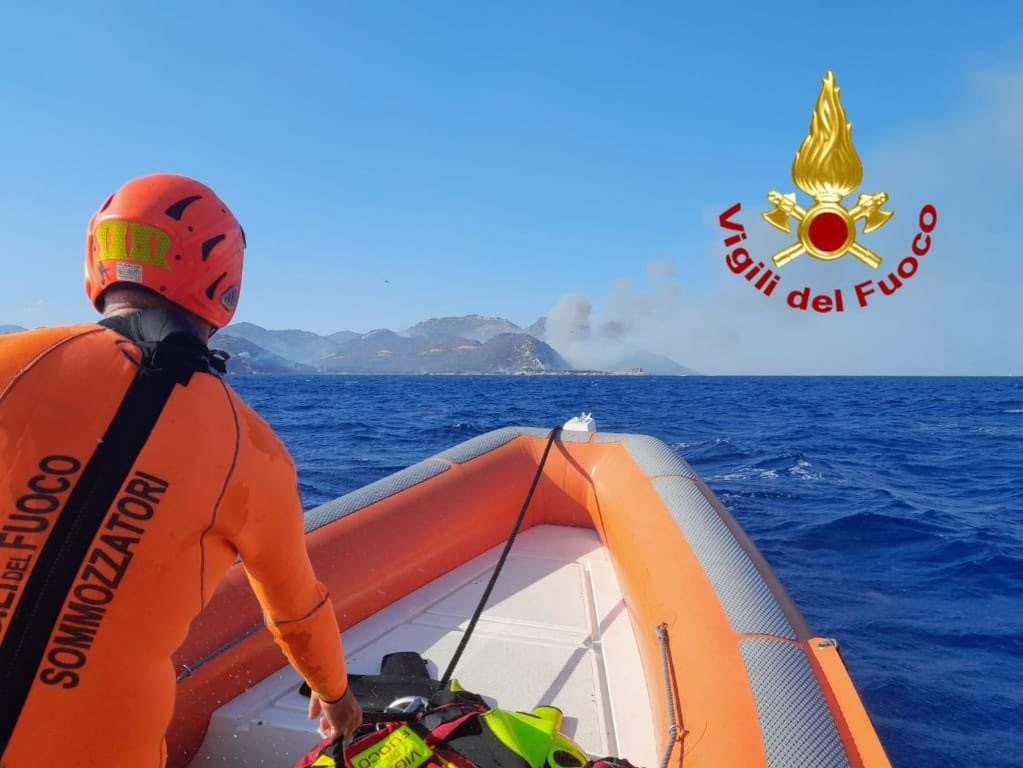 Ewakuacja na Sardynii. Pożar odciął plażowiczom drogę ucieczki