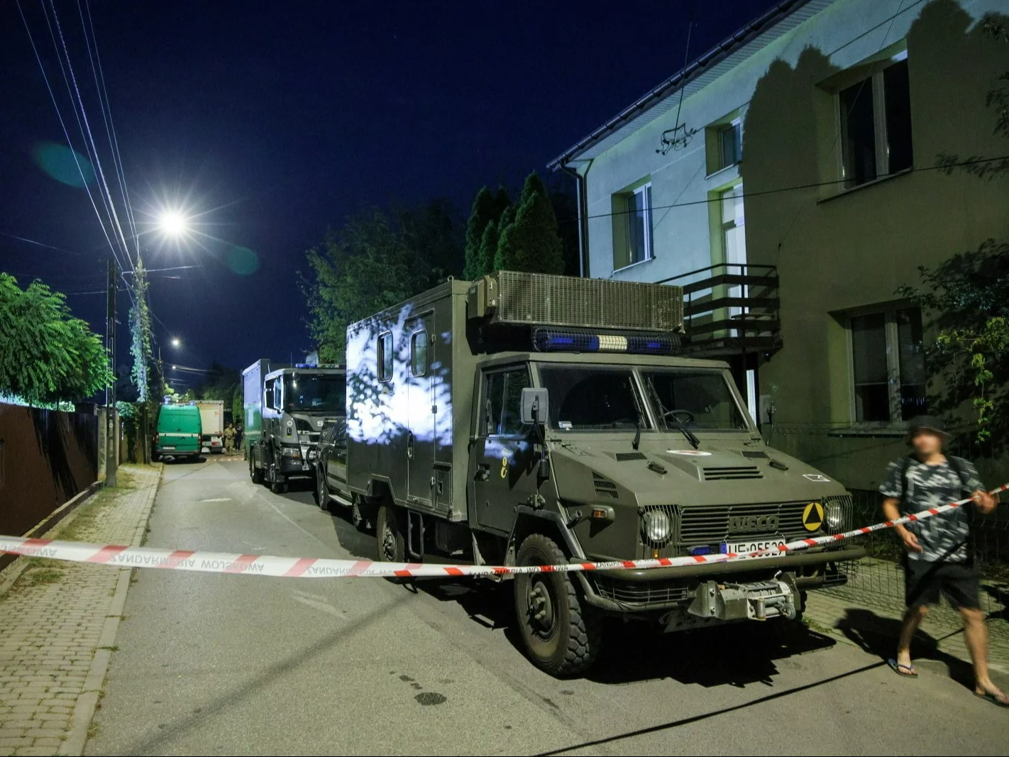 Ewakuacja na osiedlu domów jednorodzinnych w rejonie ul. Zawiszaków w Warszawie