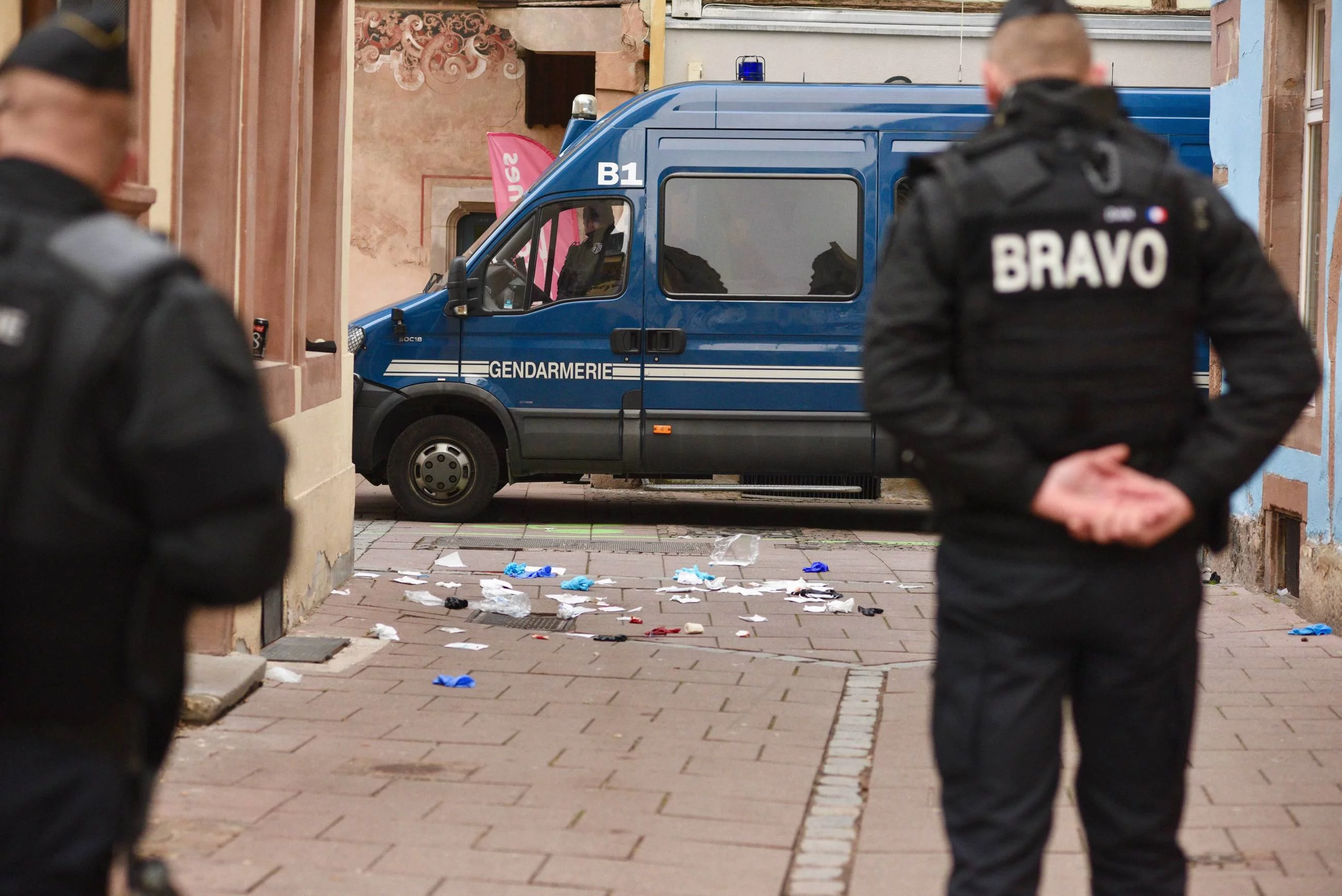 Okolice jarmarku bożonarodzeniowego w Strasburgu, gdzie doszło do zamachu