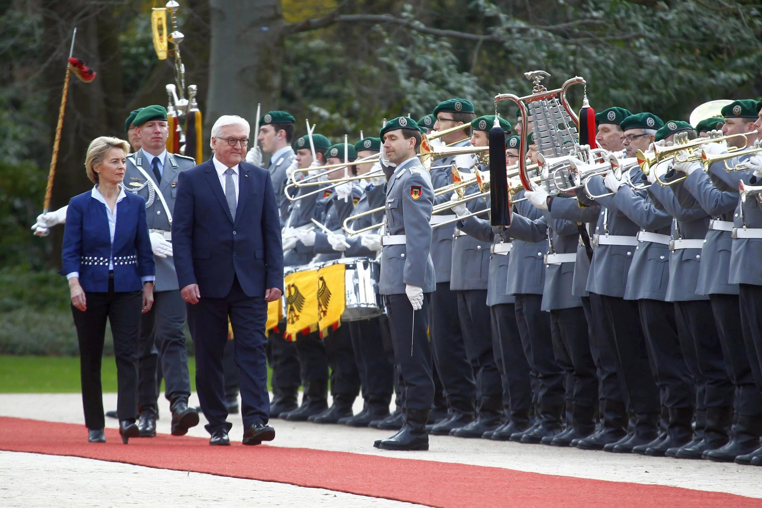 Ursula von der Leyen obok Franka-Waltera Steinmeier prezydenta Niemiec
