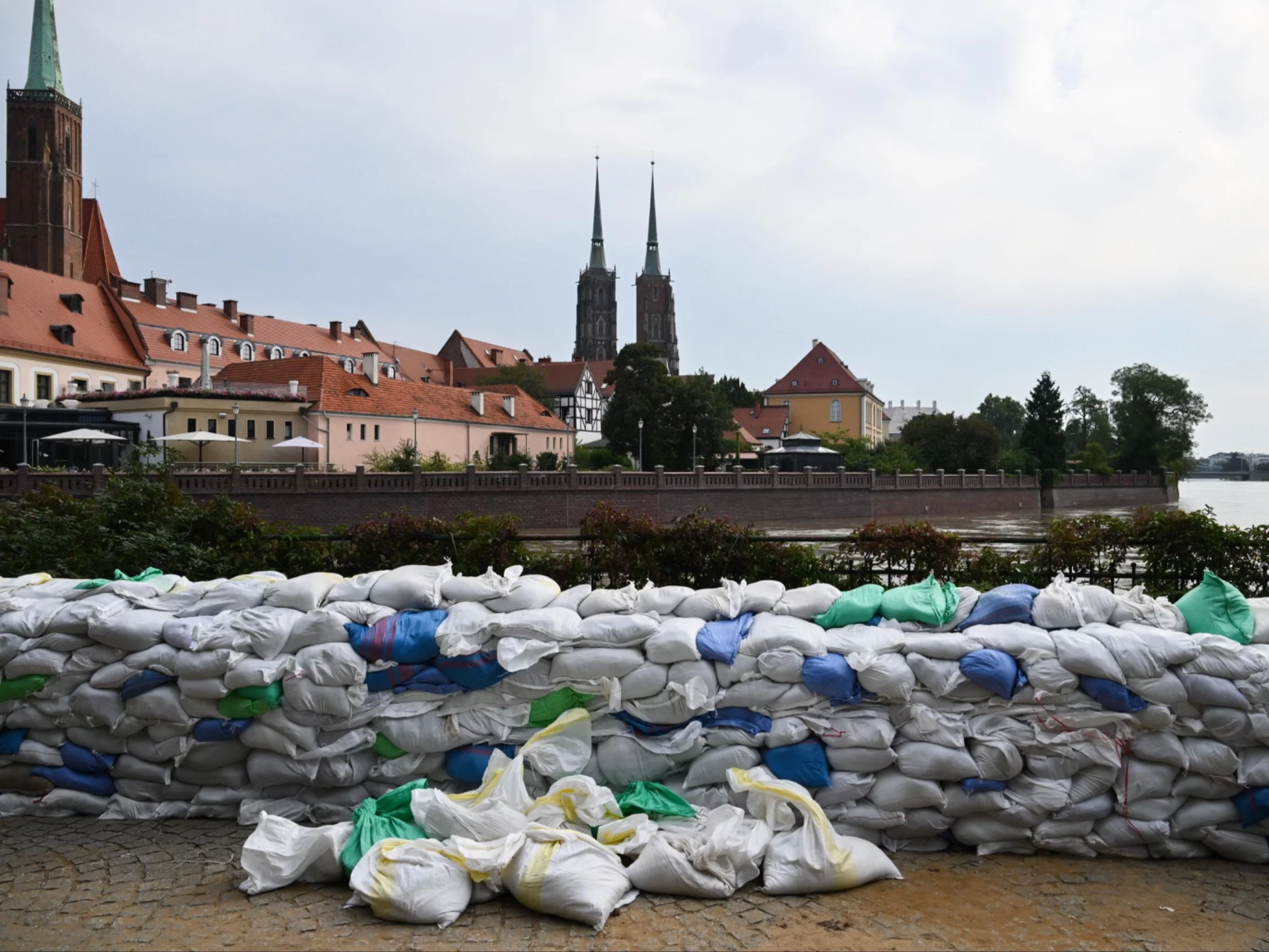 Dynamiczna sytuacja powodziowa. Przez Wrocław przechodzi fala powodziowa