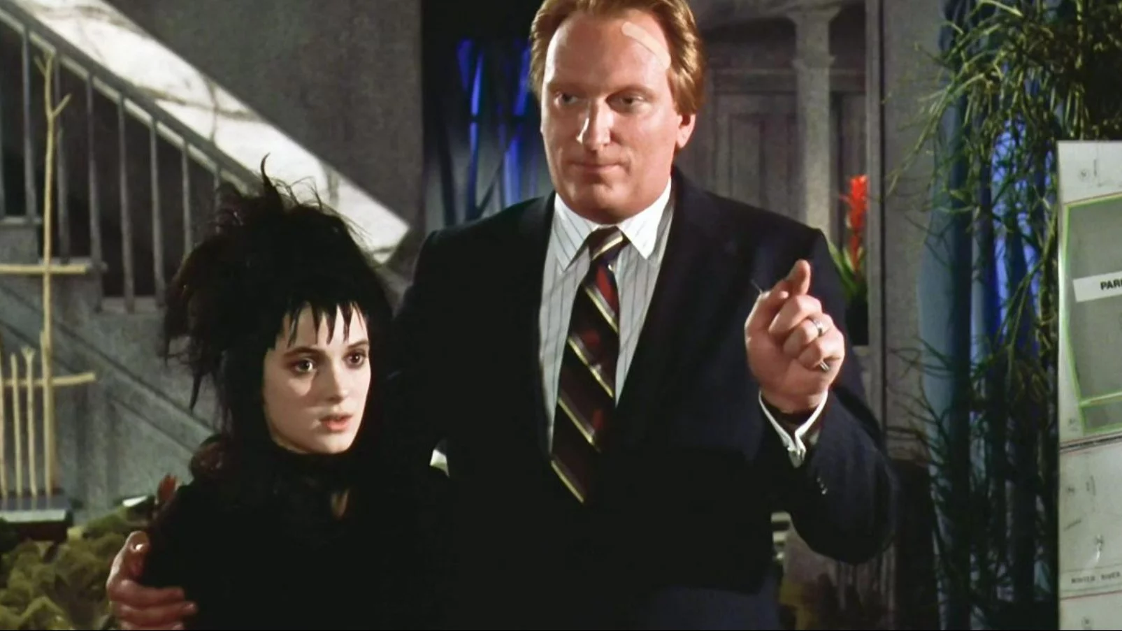 Jeffrey Jones  w filmie „Sok z żuka” (1988)