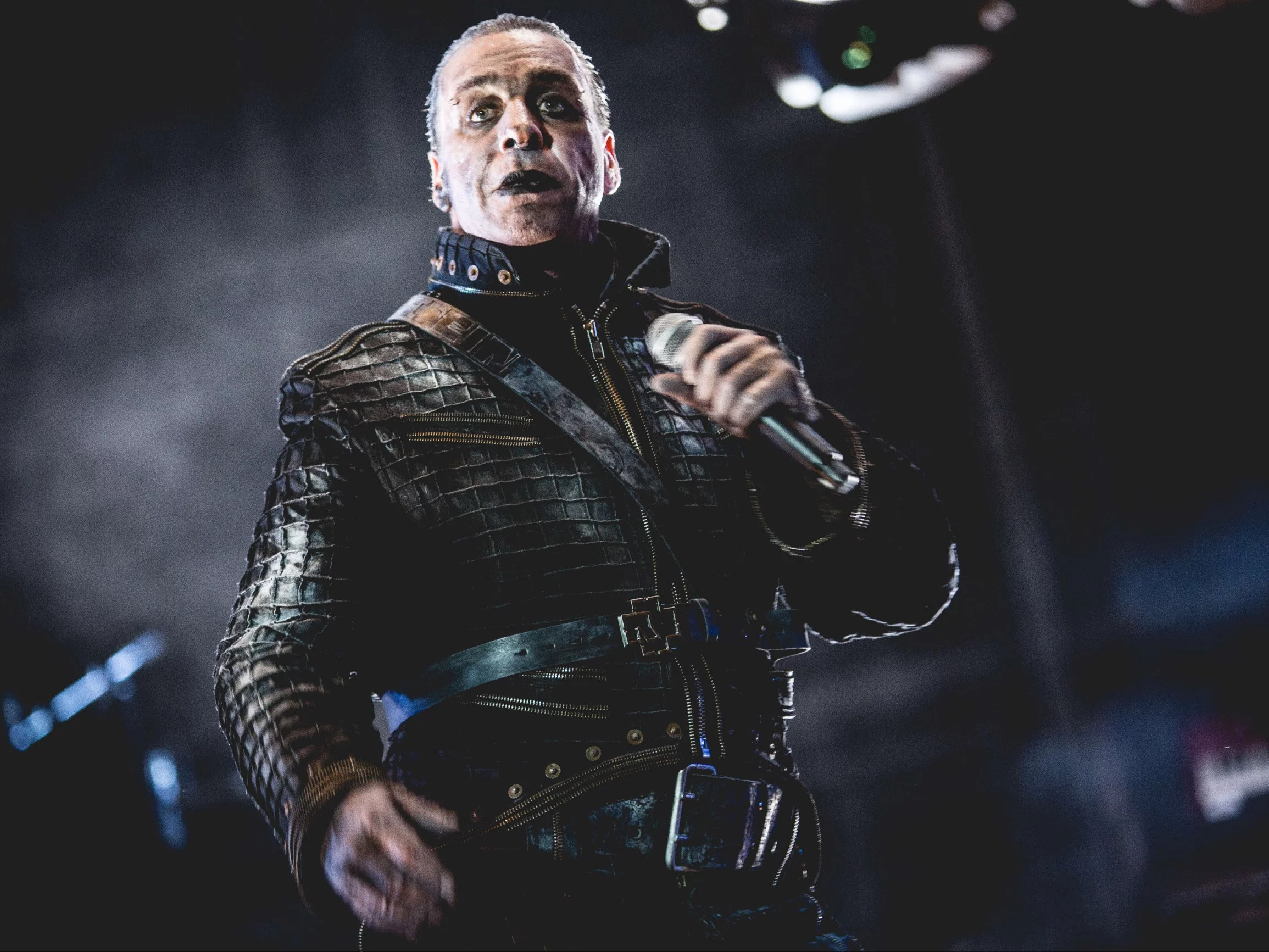 Wokalista Rammstein Till Lindemann na koncercie w ramach festiwalu Gods Of Metal, 2017 r.