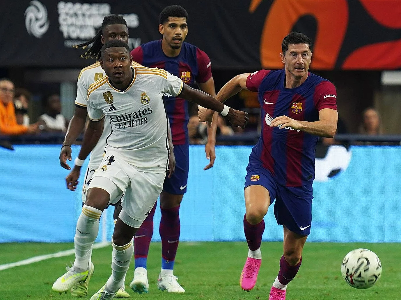 Robert Lewandowski, David Alaba, Eduardo Camavinga i Ronald Araujo