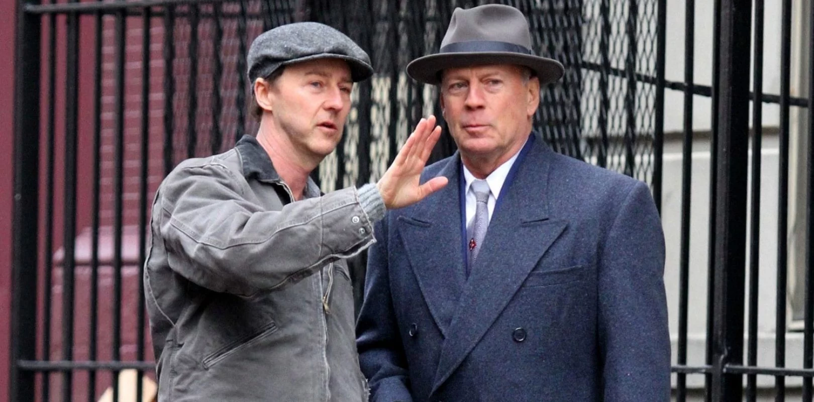 Edward Norton, Bruce Willis w filmie „Osierocony Brooklyn”