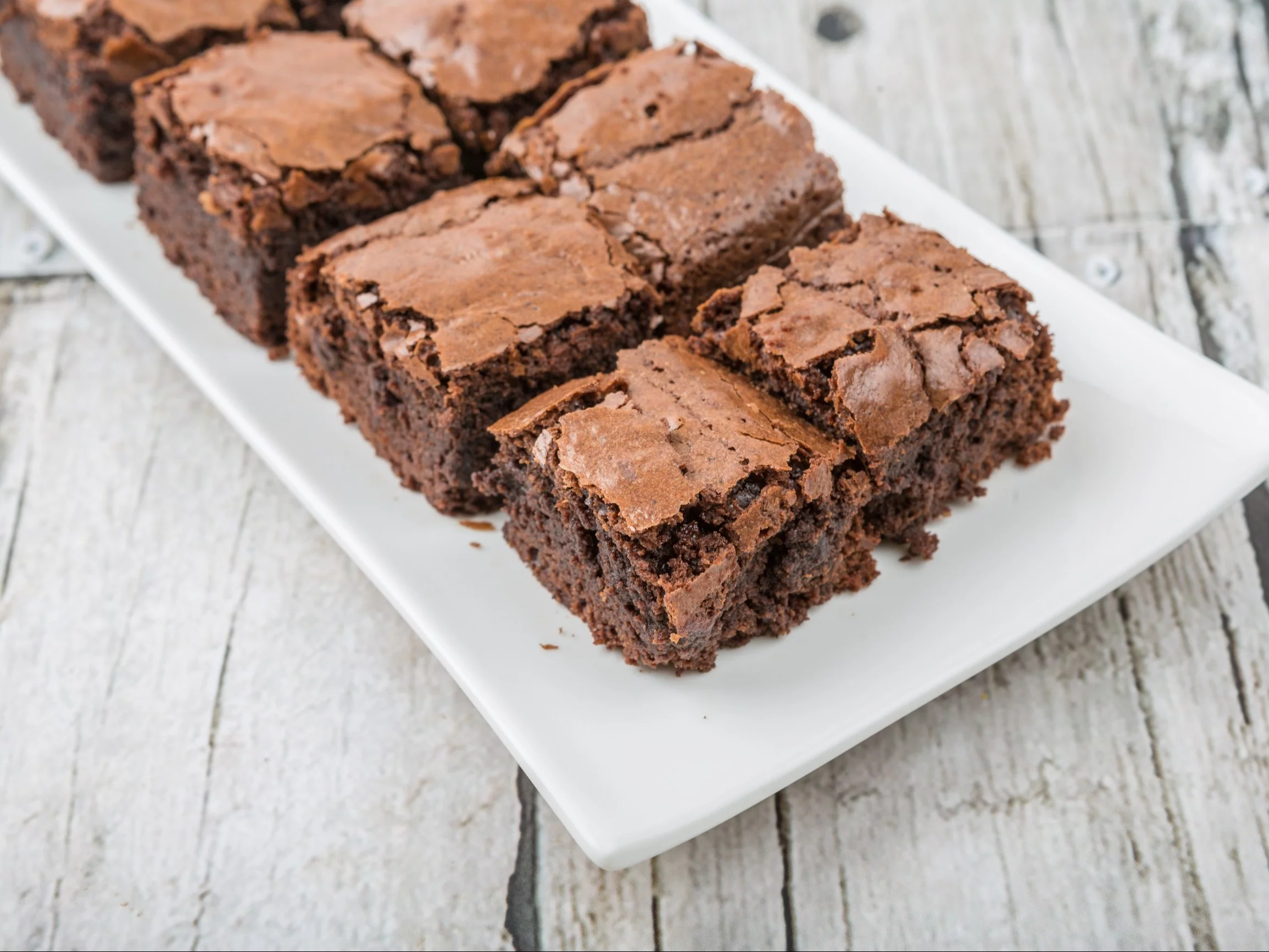 Bez cukru, bez mąki pszennej, a smakuje jak z cukierni. To brownie Lewandowskiej robię do kawy